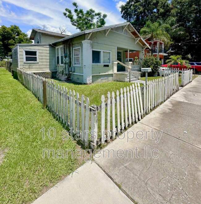 Photo - 706 E Lake Ave