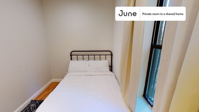 Room in Shared 3 bed/1 bath home in Hamilton Heights