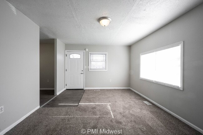 Charming 2-Bedroom Home with 725 Sq Ft in Indianapolis, IN - Must See!