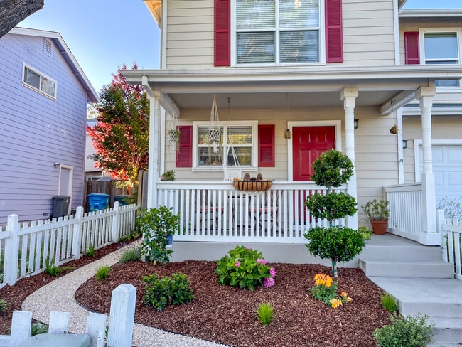 Building Photo - 207 Boyce St Rental