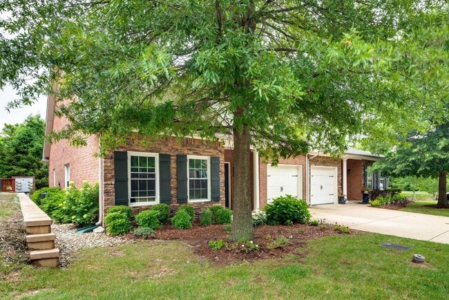Photo - 902 Catlow Ct