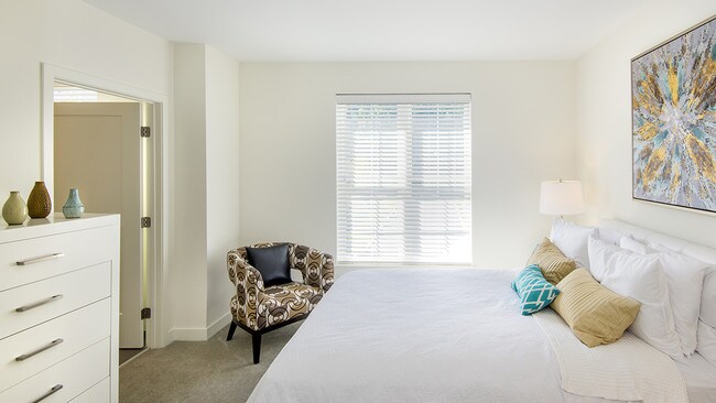 Airy & Light King-Sized Bedrooms
