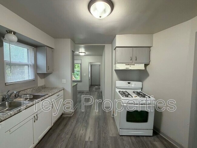 Photo - 3112 York St