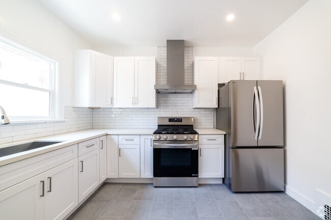 Building Photo - 246 S Sycamore Ave Unit 3/4 Rental