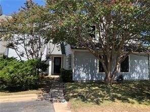 Building Photo - Large 2 bedroom townhome - Available early July