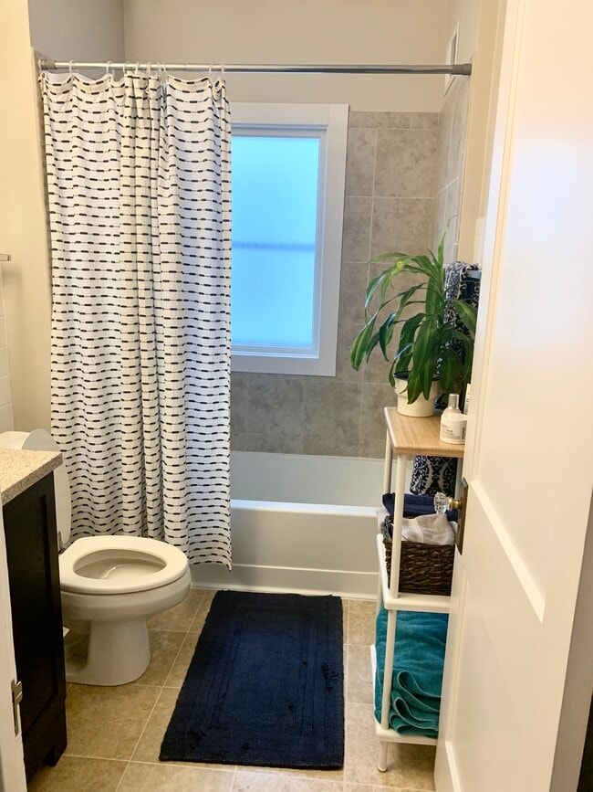 Photo - 1495 Lincoln Ave Unit 1495