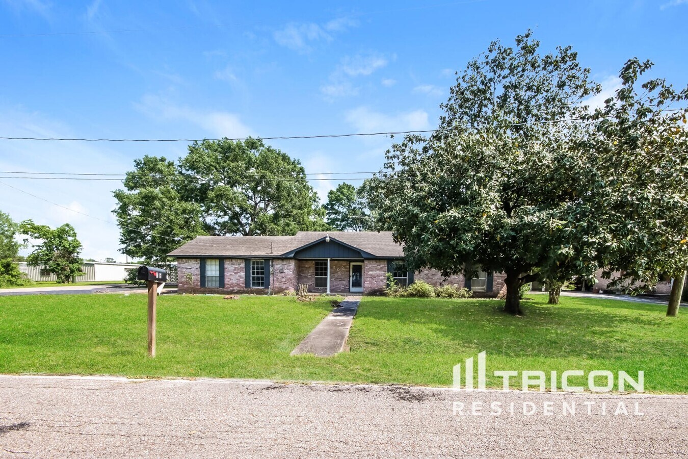 Photo - 205 4th St House