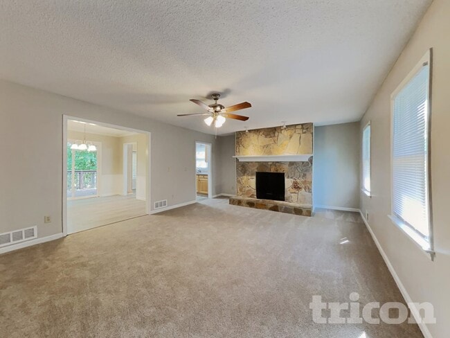 Photo - 529 Slew Ave