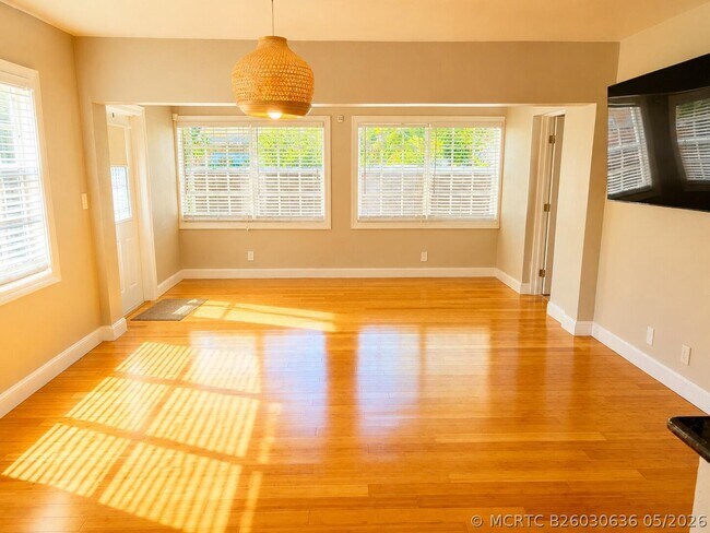 Photo - 412 SW 16th Ct