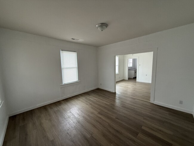 Photo - 125 Clyde St
