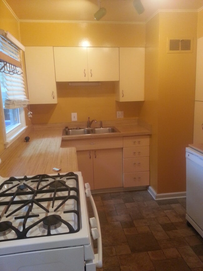 Photo - 1307 Belmar Pl