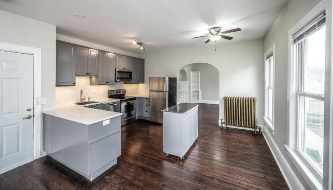 Photo - 979 Marshall Ave Unit Apt B