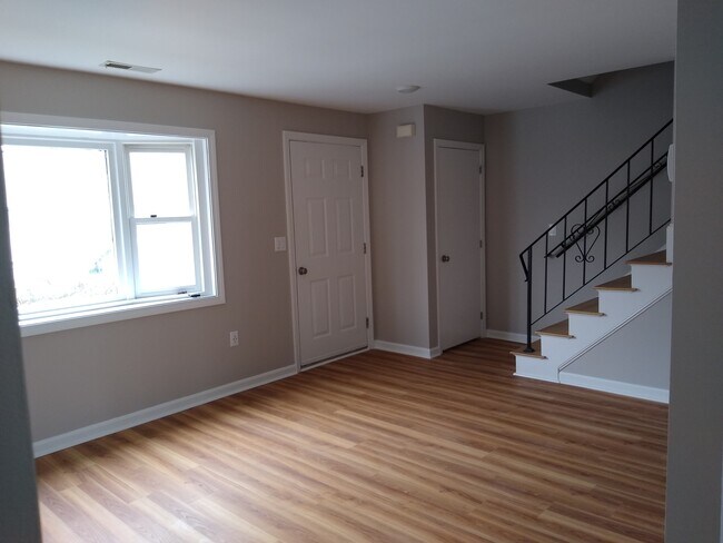 Livingroom - 51 Birchwood Dr Unit 51
