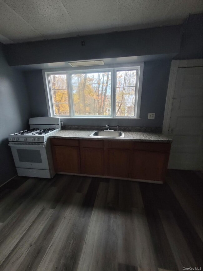 Photo - 90 Champlin Ave