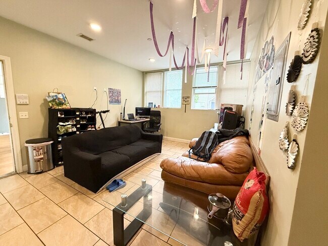 Photo - 299 Dudley St Unit 2