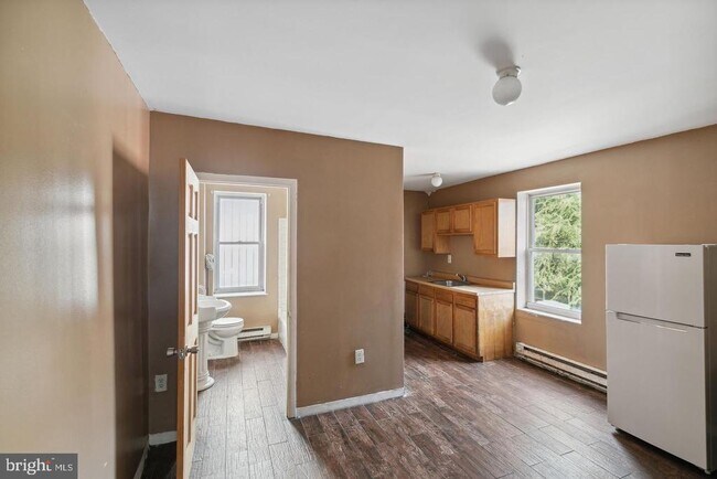 Photo - 301 W York St