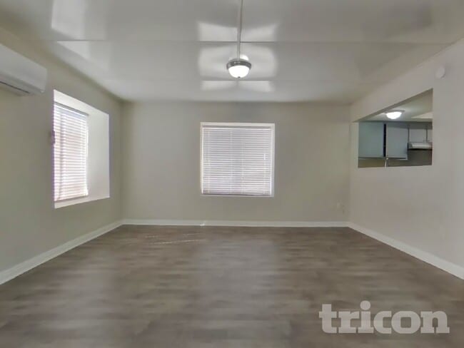 Photo - 3613 W Oakland St