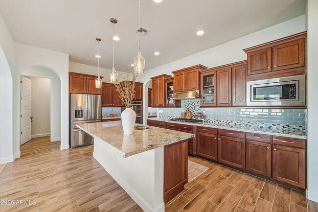 3930 E Iris Dr