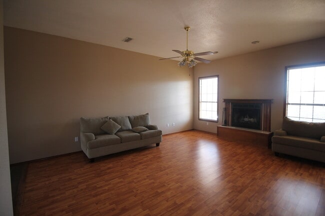 Photo - 308 Wilmington Cir