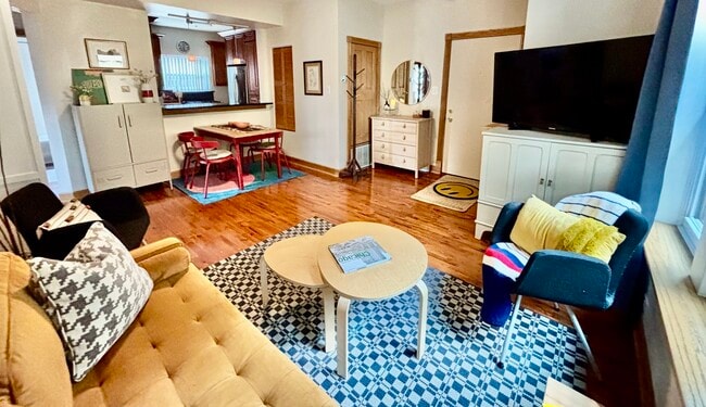 Photo - 4411 N Sacramento Ave