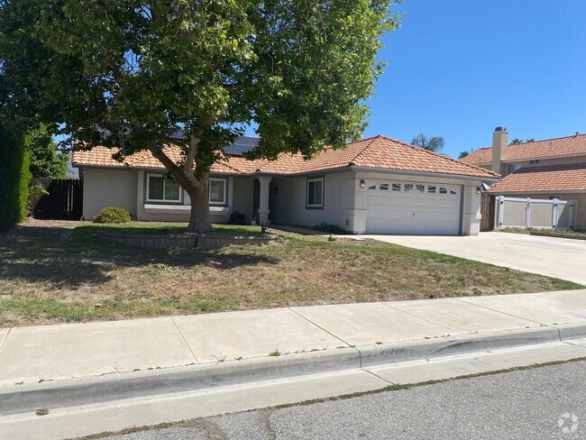 Building Photo - Single Family One-Story Home Available!!!