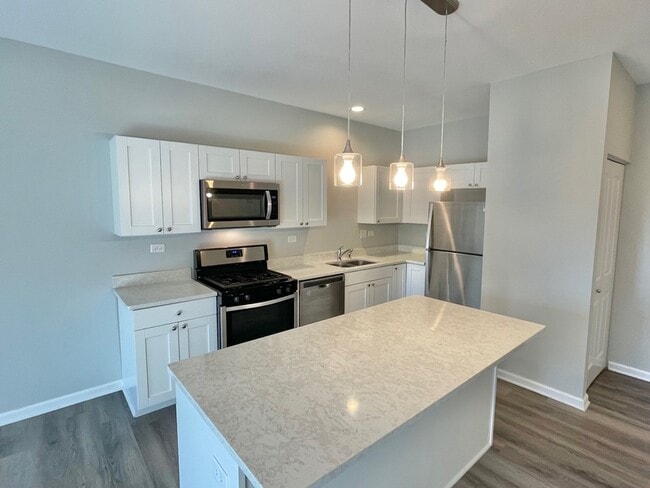 Photo - 301 N Madison St Unit 3B