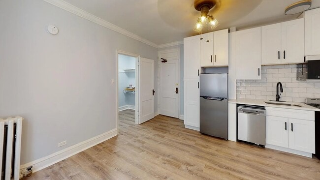 Photo - 2119 N Sedgwick St