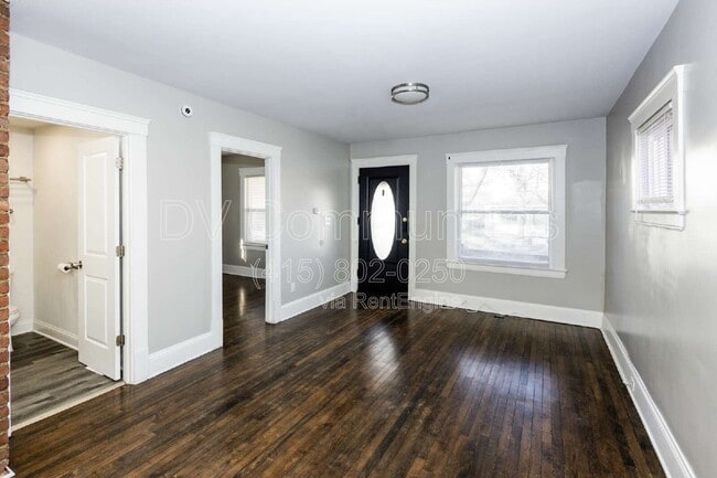 Photo - 2081 Halstead Ave