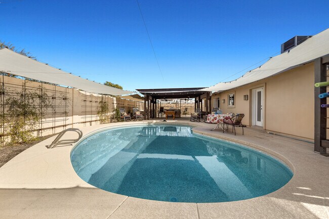 Photo - 2032 E La Jolla Dr