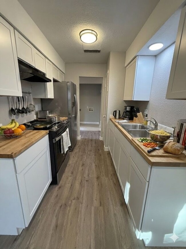 Photo - Welcome Home to Comfort & Community in Austin!