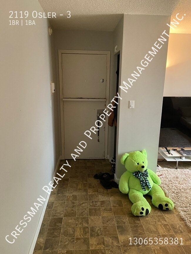 Photo - 1 bed 1 bath APARTMENT located downtown Re... Unit 3