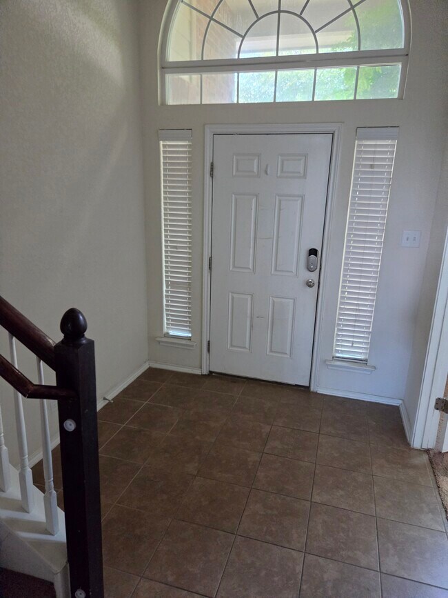 Photo - 9631 Common Law