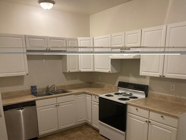 Kitchen - 138 Briarwood Ct Unidad D