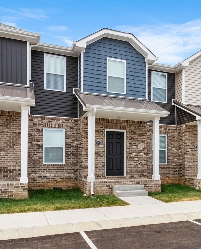 Building Photo - 2 Bedroom Pet Friendly Townhome For Rent N...