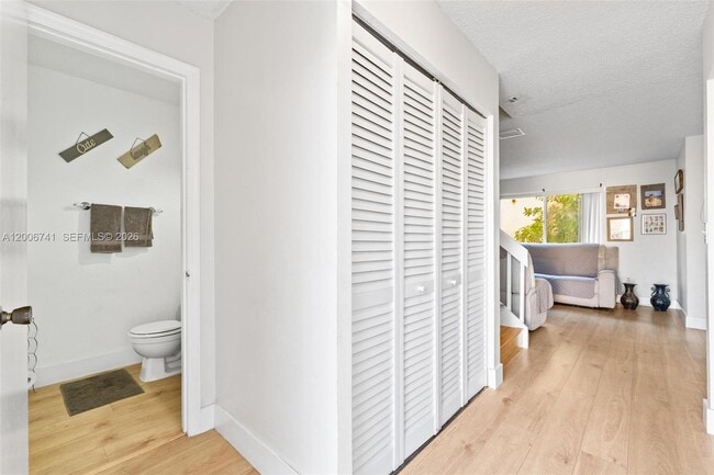 Photo - 6235 SW Kendale Lakes Cir Unit 247