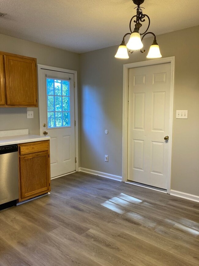 Photo - 711 Covington Ct