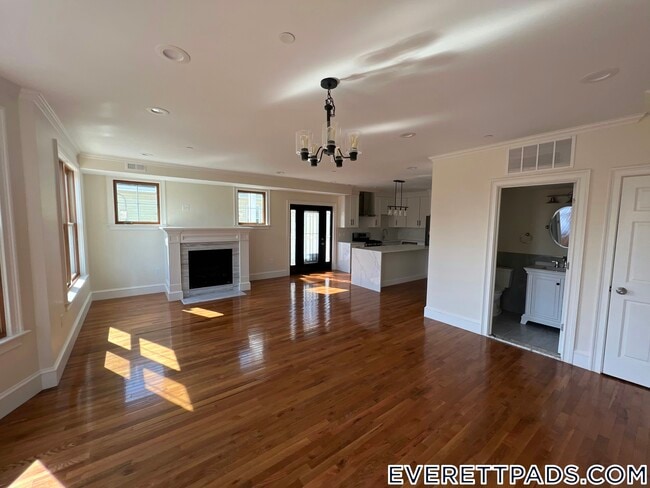 Building Photo - 74 Union St Unit 2 Rental