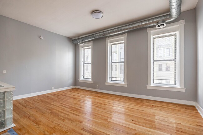 Photo - 1877 N Milwaukee Ave Unit 3