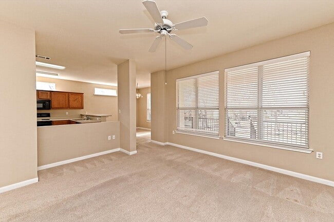 Photo - 117 Larkspur Ln