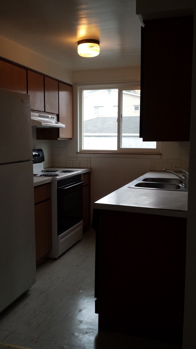 Photo - 461 Alberta Dr Unit Apt. 2