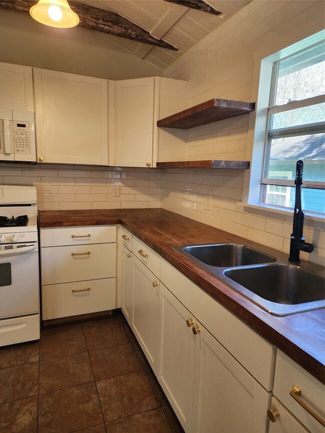 Photo - 13373 Southshore Dr