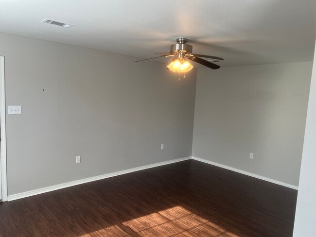 Photo - 2 Bed 1 Bath Duplex