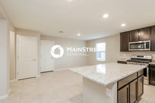 Photo - 4 Bedroom Pet-Friendly Home in Phoenix, AZ with Main Street Renewal