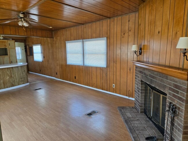 Photo - Three Bedroom, Pet Friendly Home!