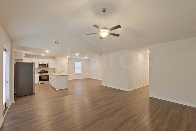 Photo - 114 Western Red Cedar Dr