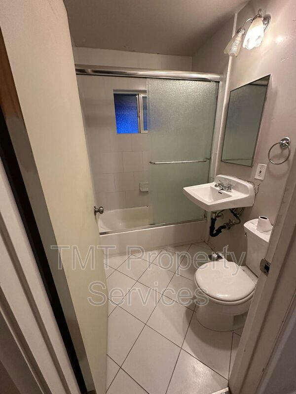 Photo - 1615 W. St. Unit #5