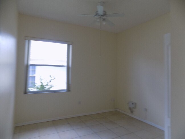 102 Carnival Dr