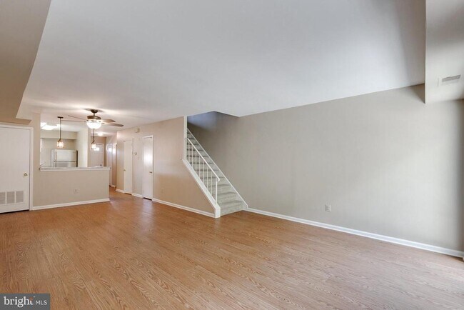Building Photo - 14 Yorktown Ct