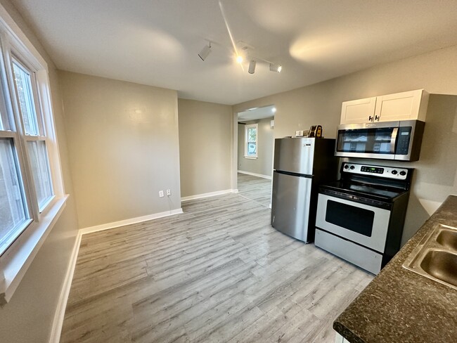 Photo - 1914 Fuller St