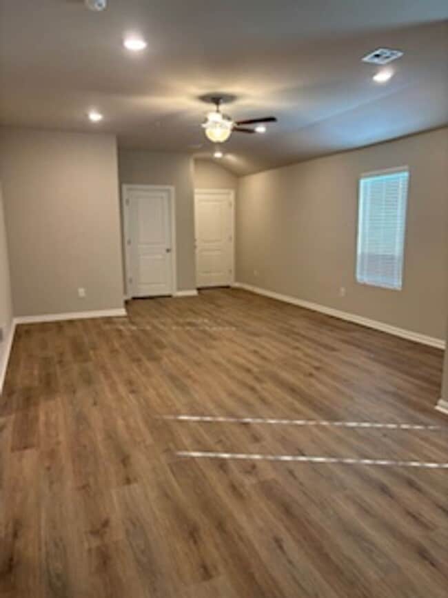 Photo - Newly Built! First month free!